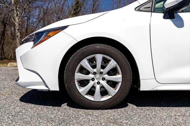 Photo of 2022 White Toyota Corolla