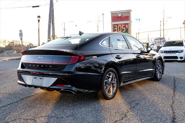 Photo of 2022 Black Hyundai SONATA