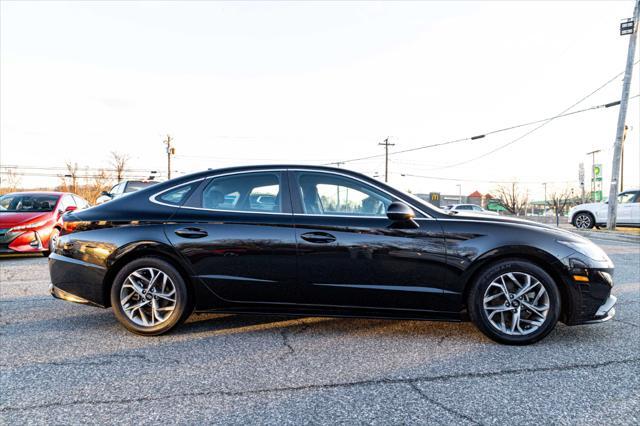Photo of 2022 Black Hyundai SONATA