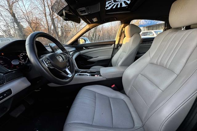 Photo of 2018 Lunar Silver Metallic Honda Accord