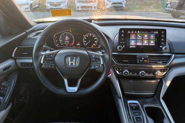 Photo of 2018 Lunar Silver Metallic Honda Accord