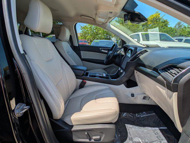 Photo of 2023 Agate Black Metallic Ford Edge