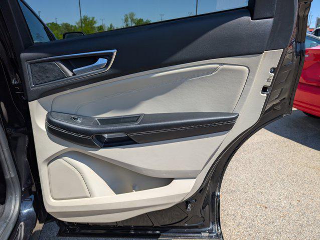 Photo of 2023 Agate Black Metallic Ford Edge