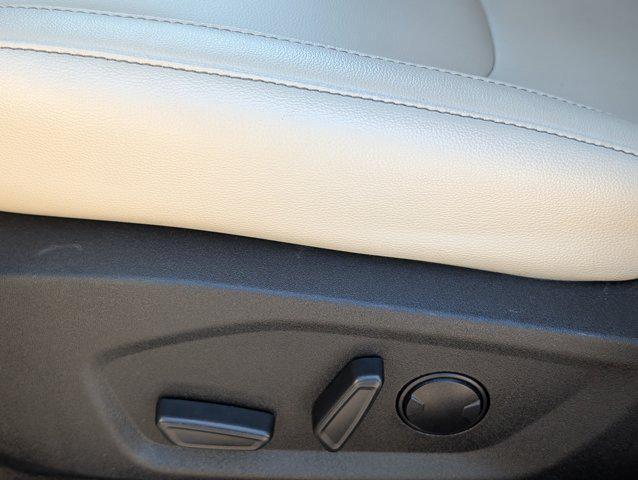 Photo of 2023 Agate Black Metallic Ford Edge