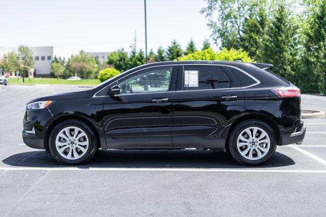 Photo of 2023 Agate Black Metallic Ford Edge