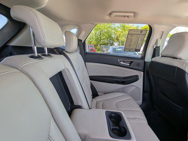 Photo of 2023 Agate Black Metallic Ford Edge