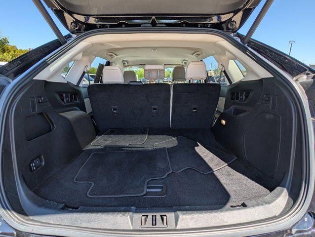 Photo of 2023 Agate Black Metallic Ford Edge