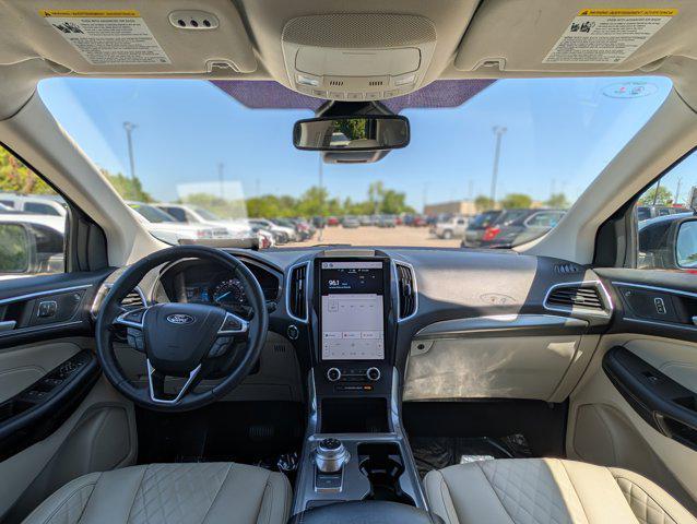 Photo of 2023 Agate Black Metallic Ford Edge