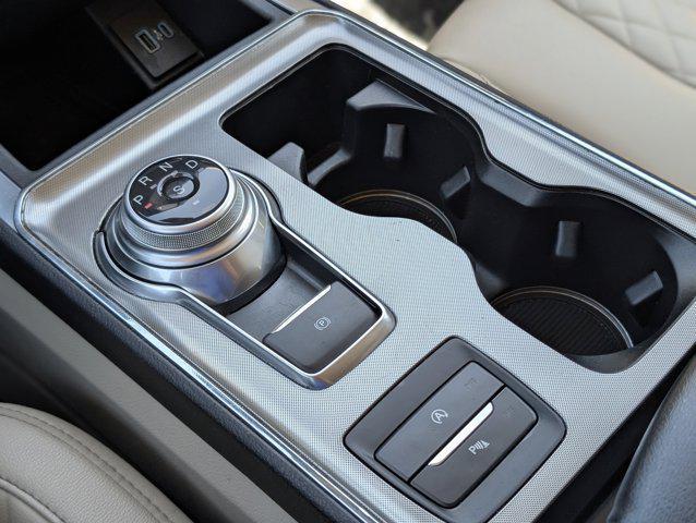 Photo of 2023 Agate Black Metallic Ford Edge