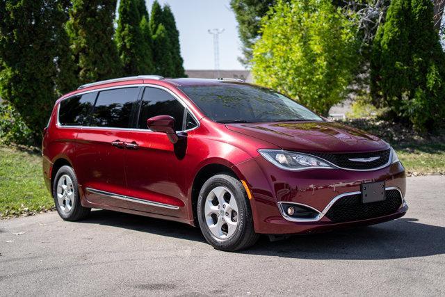 Photo of 2017 Velvet Red Pearlcoat Chrysler Pacifica