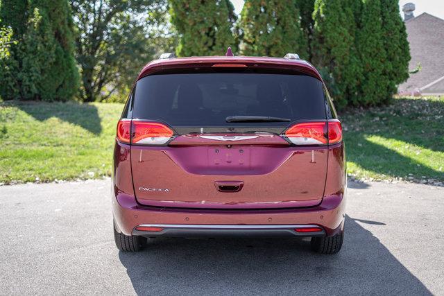 Photo of 2017 Velvet Red Pearlcoat Chrysler Pacifica
