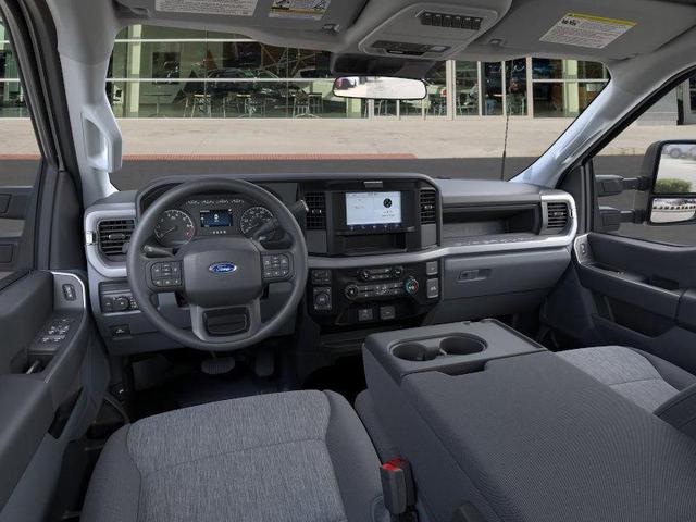Photo of 2026 Oxford White Ford F-350