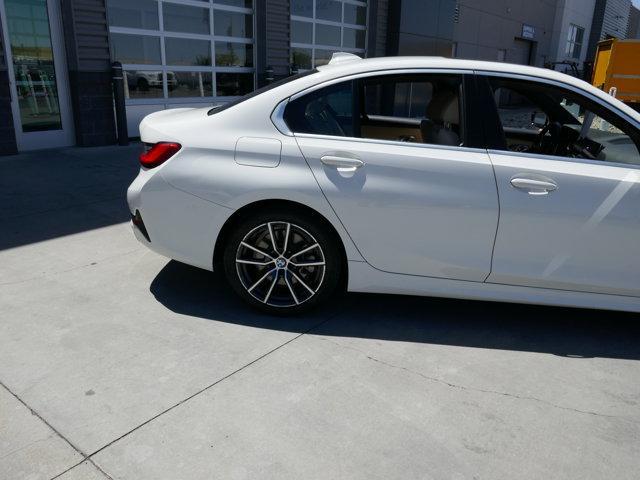 Photo of 2020 Alpine White BMW 330