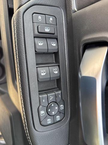 Photo of 2025 Granite Crystal Metallic Clearcoat RAM 2500