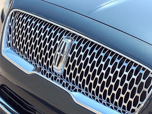 Photo of 2022 Flight Blue Lincoln Nautilus