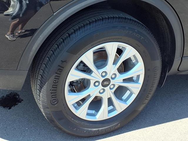 Photo of 2023 Agate Black Metallic Ford Escape