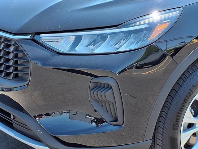 Photo of 2023 Agate Black Metallic Ford Escape