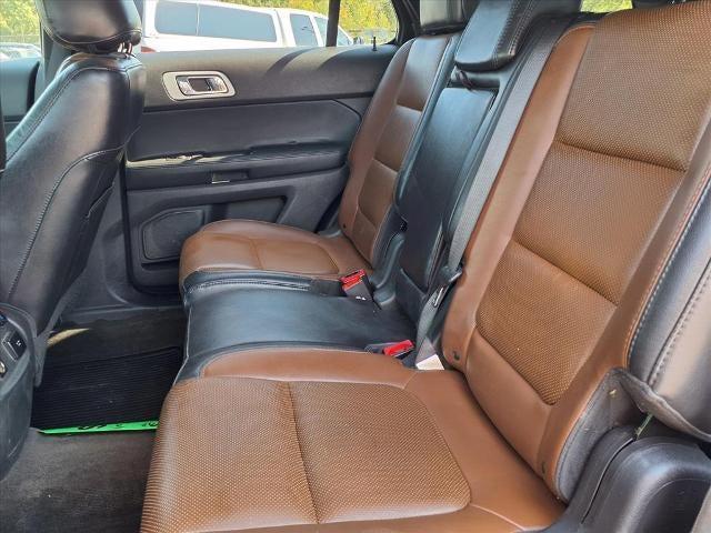 Photo of 2012 Black Ford Explorer