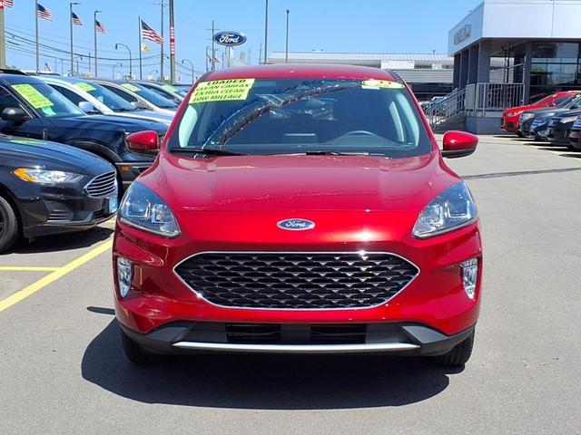 Photo of 2022 Rapid Red Metallic Tinted Clearcoat Ford Escape