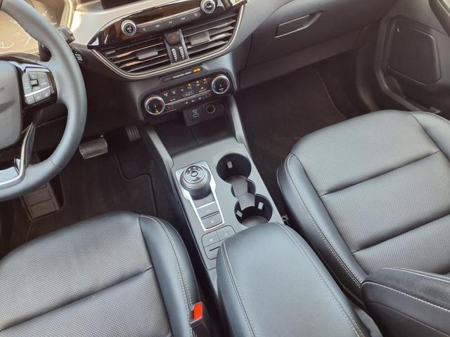 Photo of 2022 Rapid Red Metallic Tinted Clearcoat Ford Escape