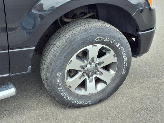 Photo of 2013 Tuxedo Black Metallic Ford F-150