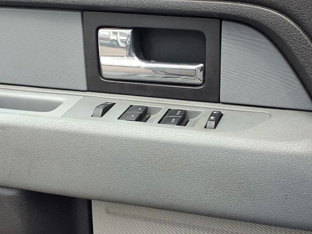 Photo of 2013 Tuxedo Black Metallic Ford F-150
