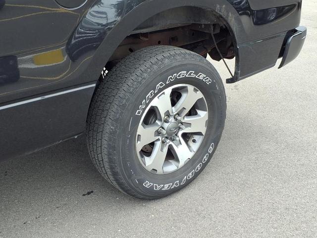 Photo of 2013 Tuxedo Black Metallic Ford F-150