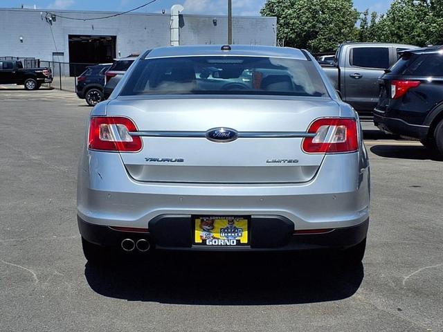 Photo of 2010 Silver Ford Taurus