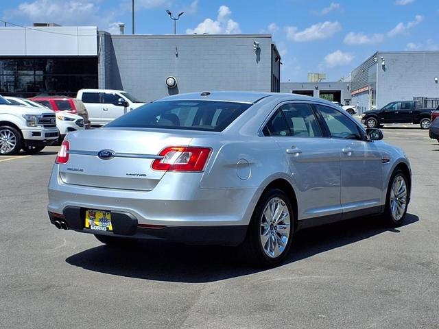 Photo of 2010 Silver Ford Taurus