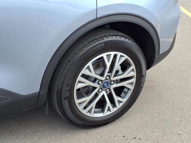 Photo of 2022 Ice Blue Ford Escape