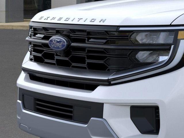 Photo of 2025 Star White Ford Expedition Max