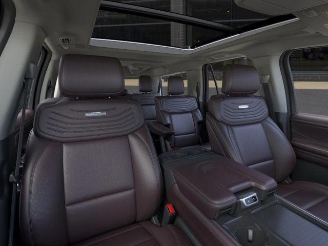 Photo of 2025 Star White Ford Expedition Max