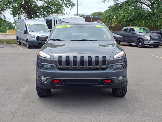 Photo of 2017 Granite Crystal Metallic Jeep Cherokee