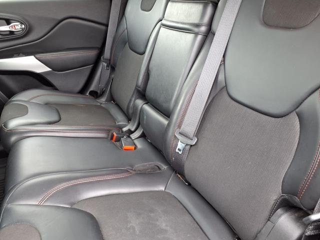 Photo of 2017 Granite Crystal Metallic Jeep Cherokee
