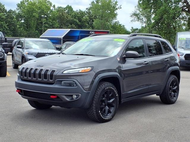 Photo of 2017 Granite Crystal Metallic Jeep Cherokee