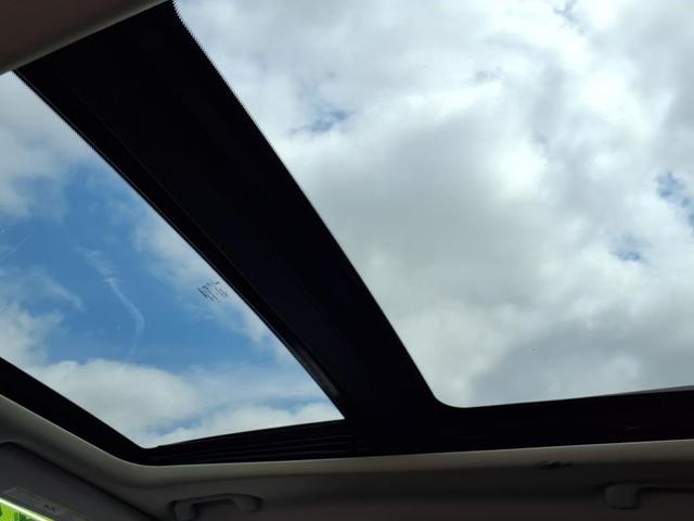 Photo of 2017 Granite Crystal Metallic Jeep Cherokee