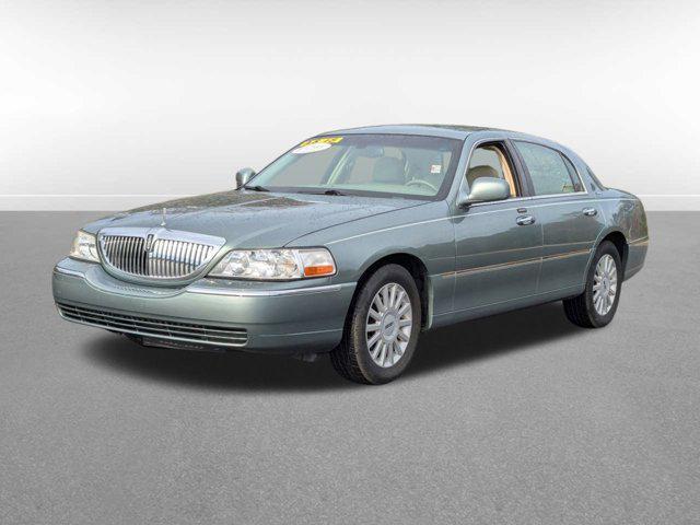 2005 Lincoln Town Car