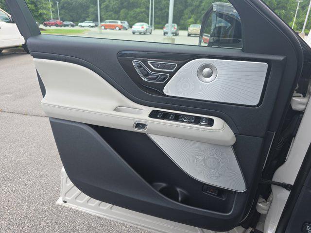 Photo of 2025 CERAMIC PEARL MET 3C Lincoln Aviator
