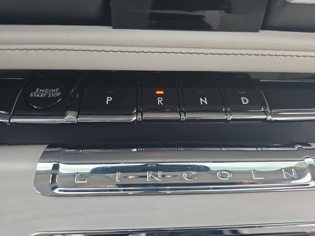 Photo of 2025 CERAMIC PEARL MET 3C Lincoln Aviator