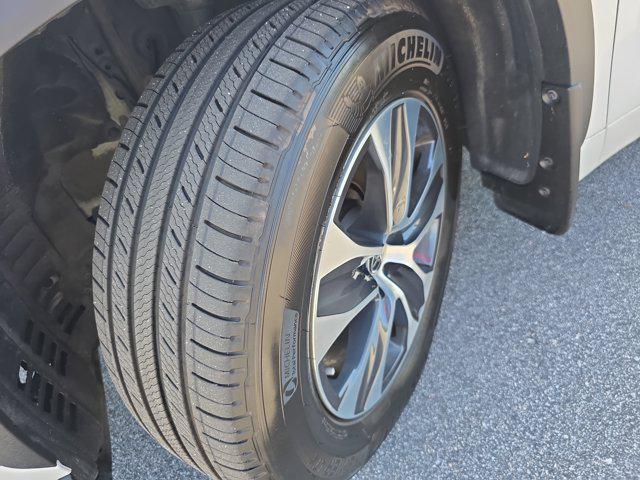Photo of 2022 Wind Chill Pearl Toyota Highlander