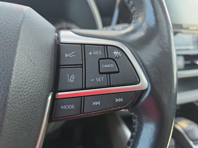 Photo of 2022 Wind Chill Pearl Toyota Highlander