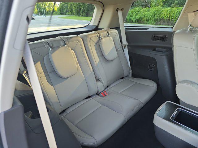 Photo of 2023 PRISTINE WHITE MET 3C Lincoln Aviator