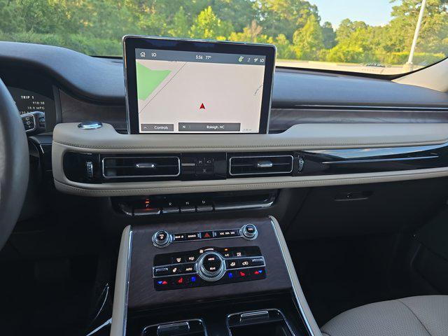 Photo of 2023 PRISTINE WHITE MET 3C Lincoln Aviator