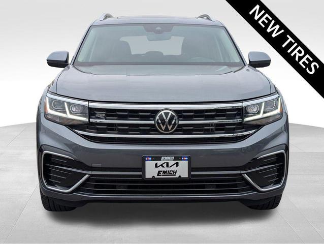 Photo of 2022 Platinum Gray Metallic Volkswagen Atlas