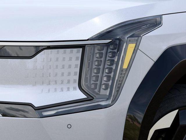 Photo of 2026 White Pearl Kia EV9