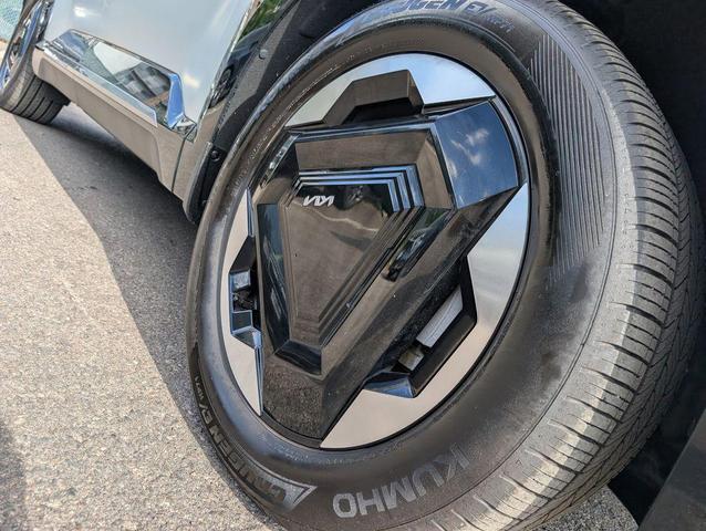 Photo of 2024 Ivory Silver Matte Kia EV9
