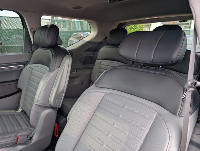 Photo of 2024 Ivory Silver Matte Kia EV9
