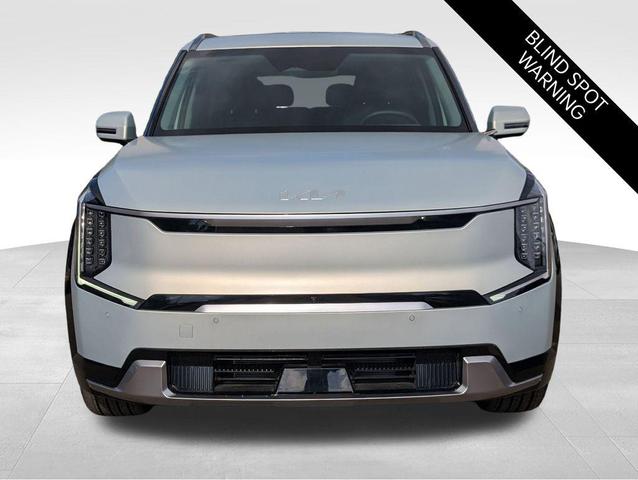 Photo of 2024 Ivory Silver Matte Kia EV9