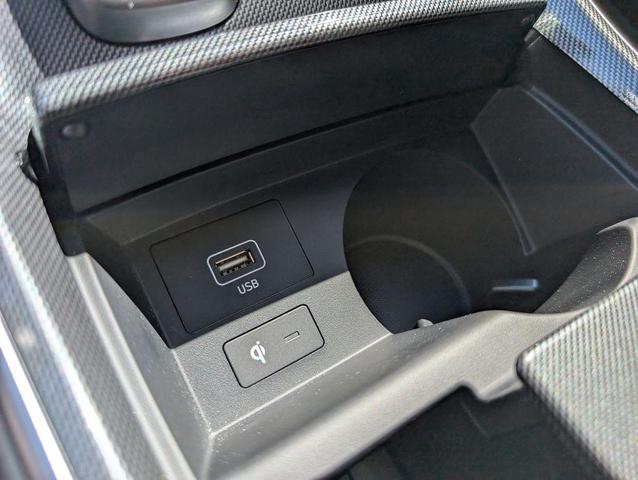 Photo of 2022 Quartz White Hyundai SANTA FE