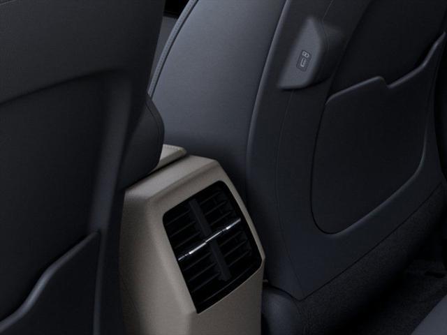 Photo of 2025 White Pearl Kia Niro EV